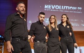 Mix di immagini di vari Revolution